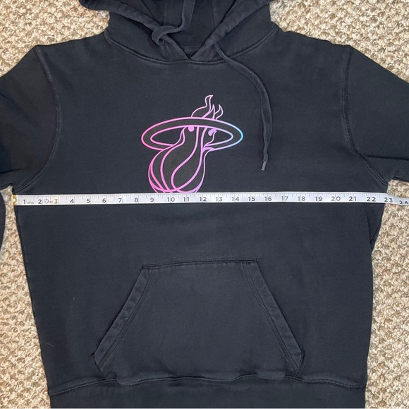 Miami Heat New Era 2020/21 City Edition Pullover Hoodie - Black - Picture 10 of 16